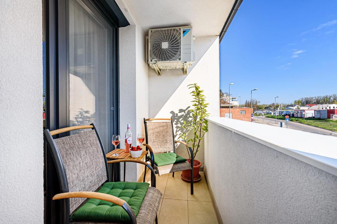 Hid19 Apartman Gyor Belvaros-Free Parking-Terrace Az Rq Vizi Elmenypark Es Gyogyfuerdonel 外观 照片