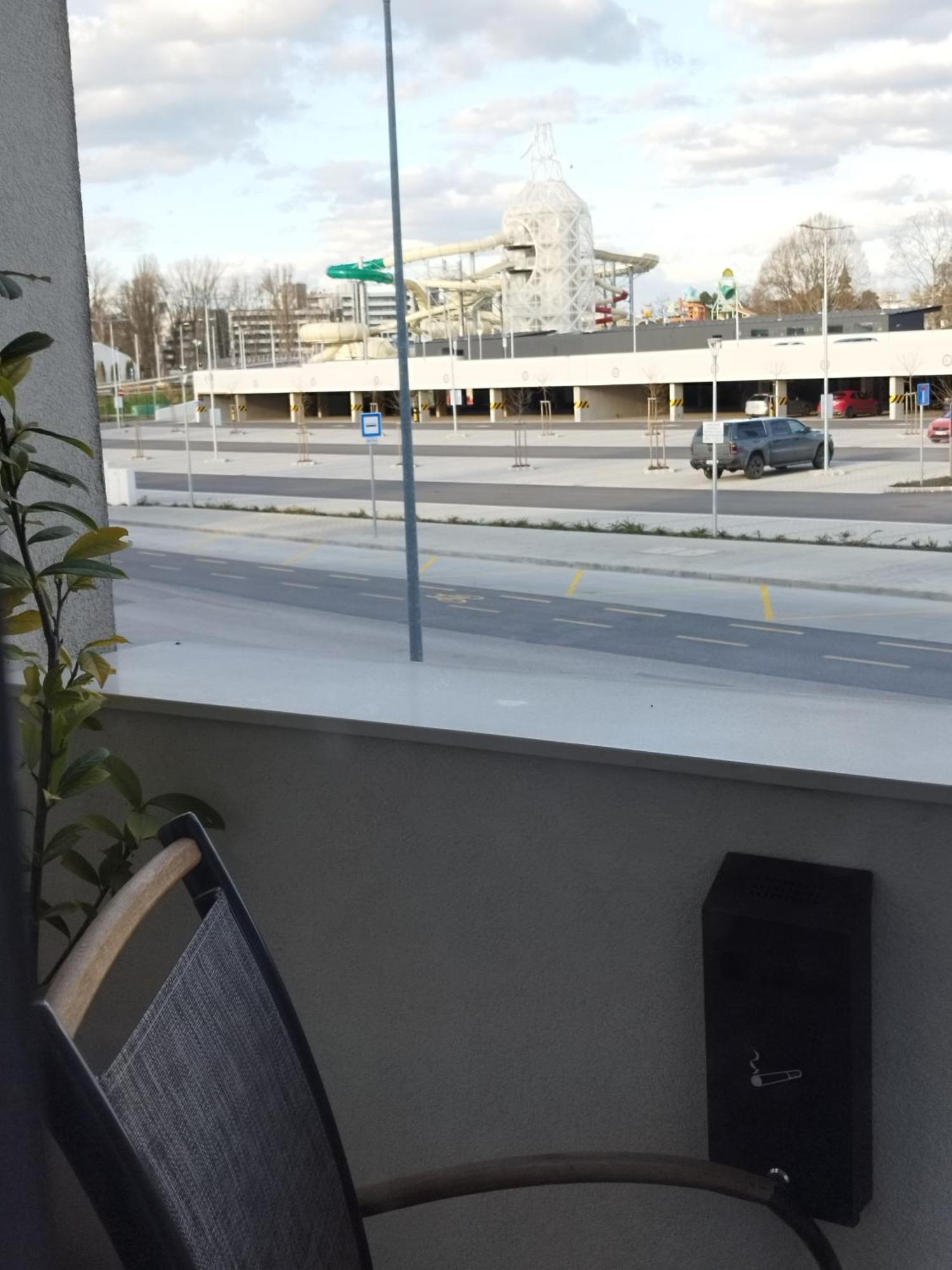 Hid19 Apartman Gyor Belvaros-Free Parking-Terrace Az Rq Vizi Elmenypark Es Gyogyfuerdonel 外观 照片
